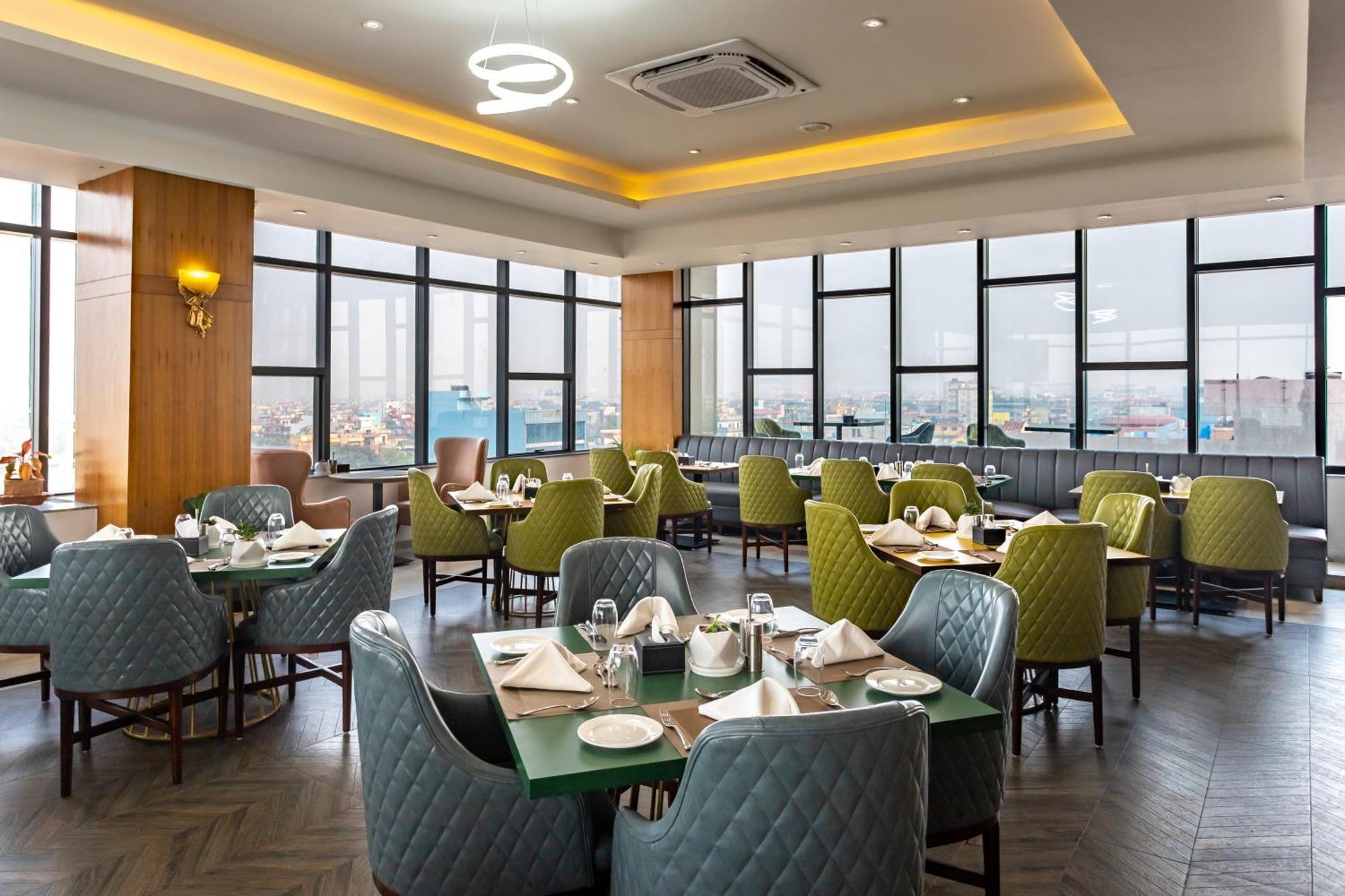 De Crown Inn Jogikuti 외부 사진
